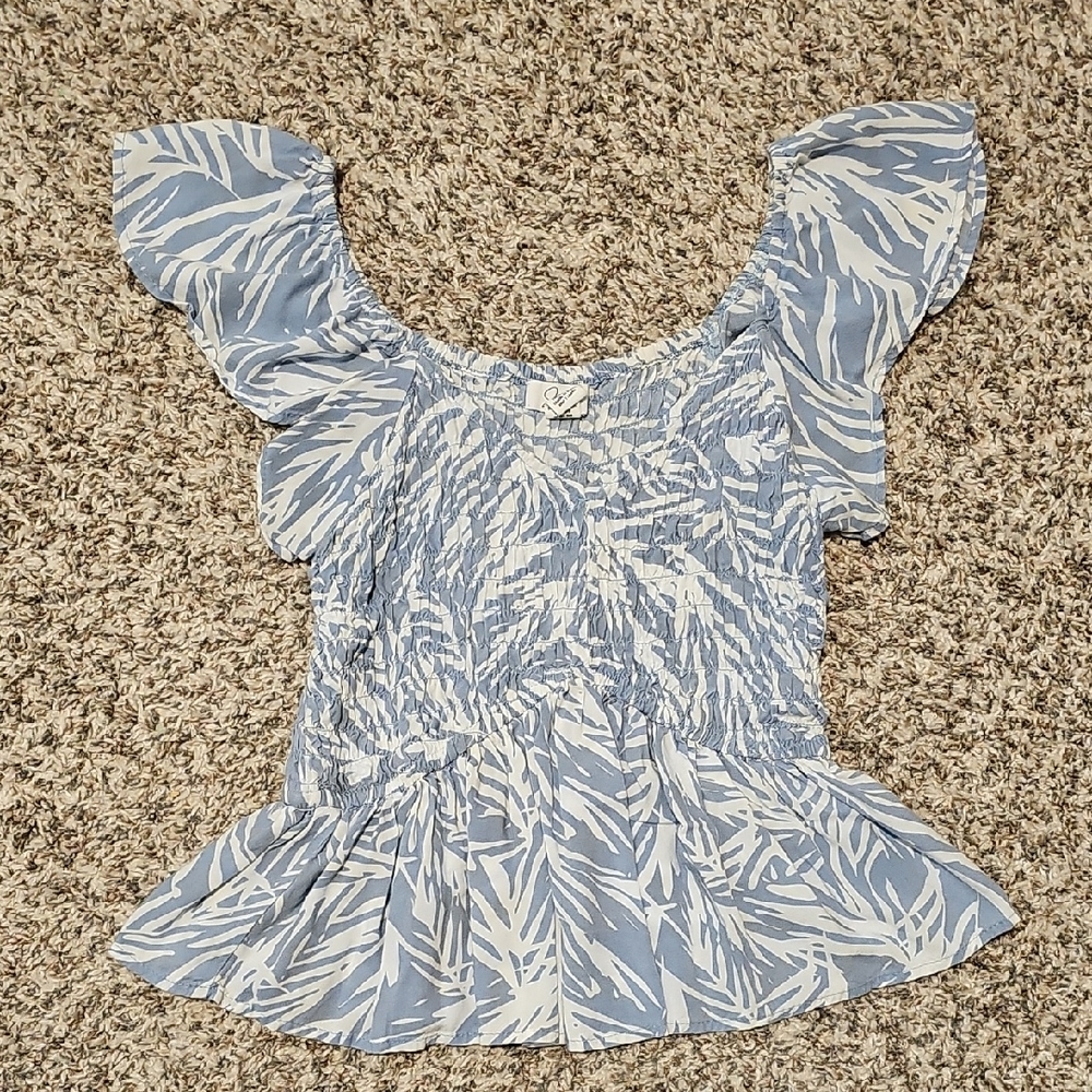 Japna Size Small Womens Top With Peplum Cut And Flutter Sleeve